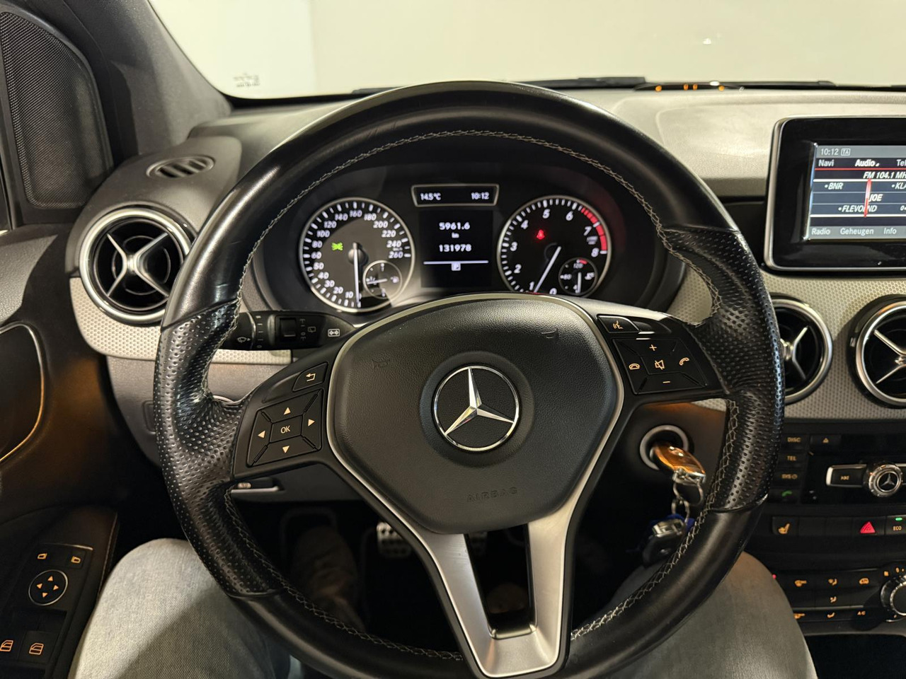 Mercedes-Benz | B-klasse | 180 Ambition | 2012 | 131.978 km | G005BR | Geen oordeel - Vieglā automašīna: foto 5 Mercedes-Benz | B-klasse | 180 Ambition | 2012 | 131.978 km | G005BR | Geen oordeel - Vieglā automašīna: foto 5