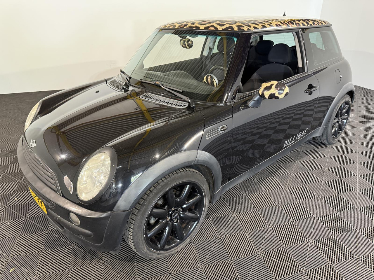 Hečbeks Mini 1.6 Cooper Chili | 2002 | 281.722 km| 92-TD-VK: foto 1
