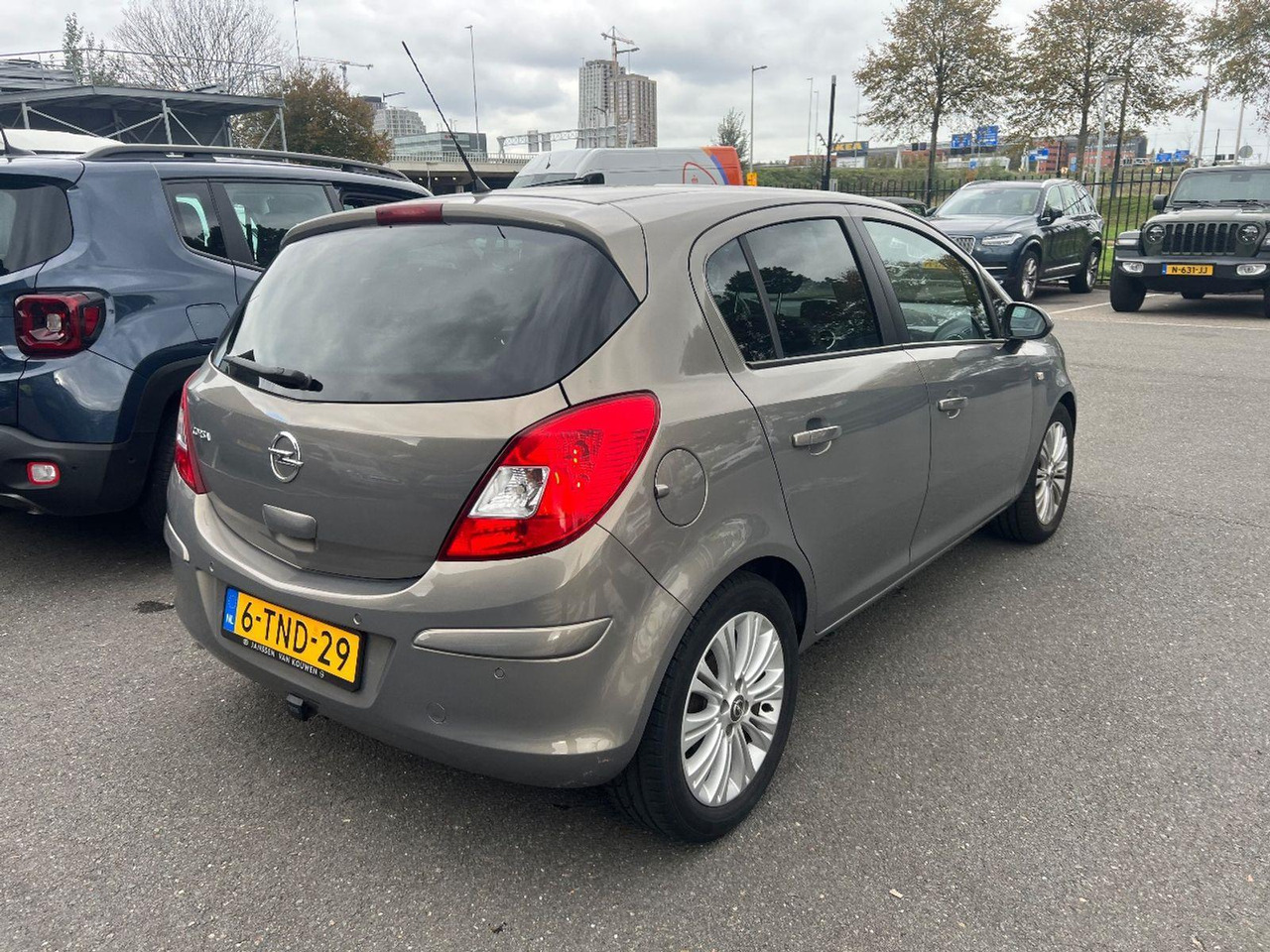 Opel Corsa 1.2 - 16V Cosmo | 2014 | 73.562 km | Automaat | 6TND29 | NAP: Logisch - Hečbeks: foto 4 Opel Corsa 1.2 - 16V Cosmo | 2014 | 73.562 km | Automaat | 6TND29 | NAP: Logisch - Hečbeks: foto 4