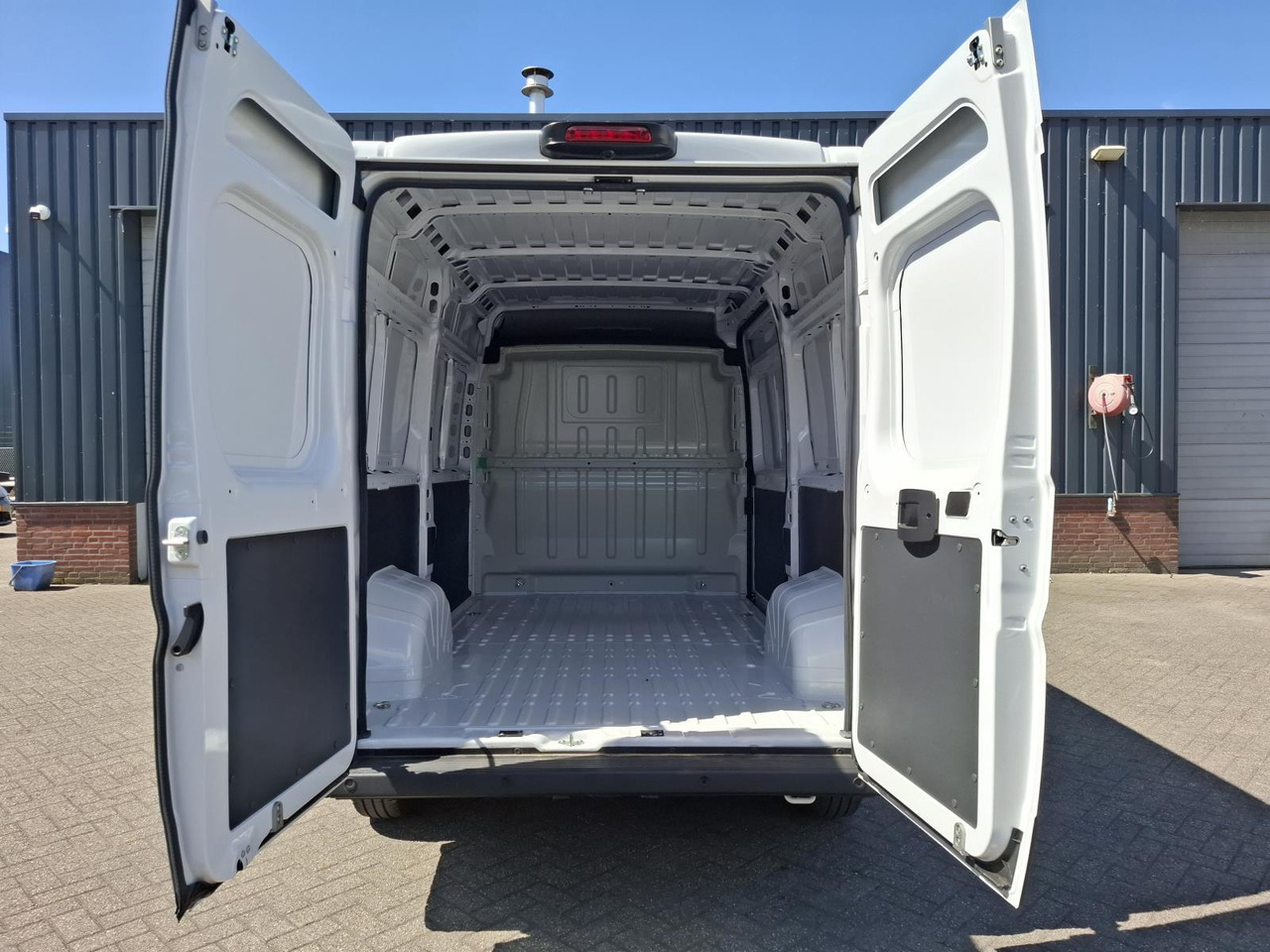 Kravas mikroautobuss Opel Movano-E L2H2 | 2023 | 82 km |  VVF-75-P: foto 20