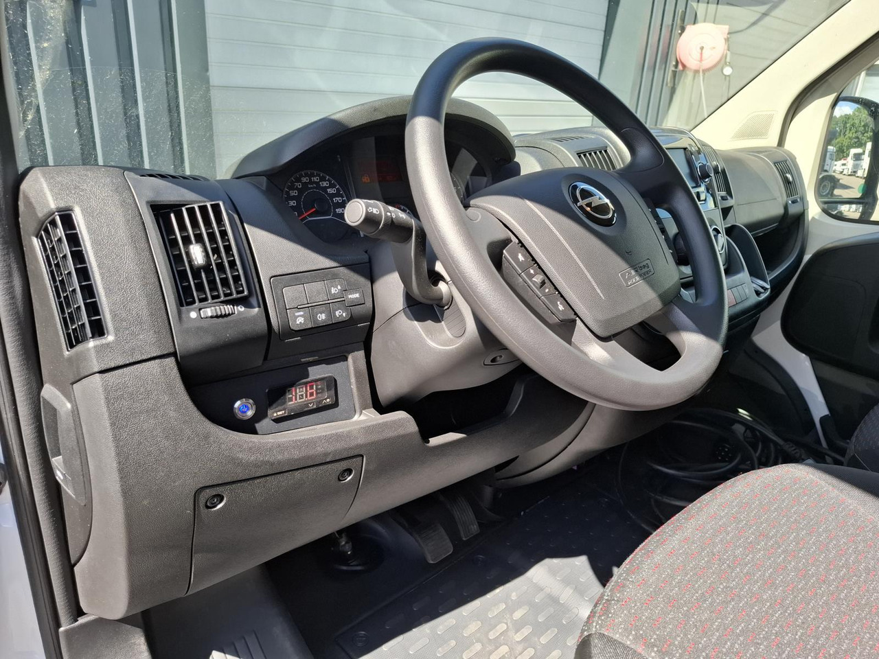 Kravas mikroautobuss Opel Movano-E L2H2 | 2023 | 82 km |  VVF-75-P: foto 14