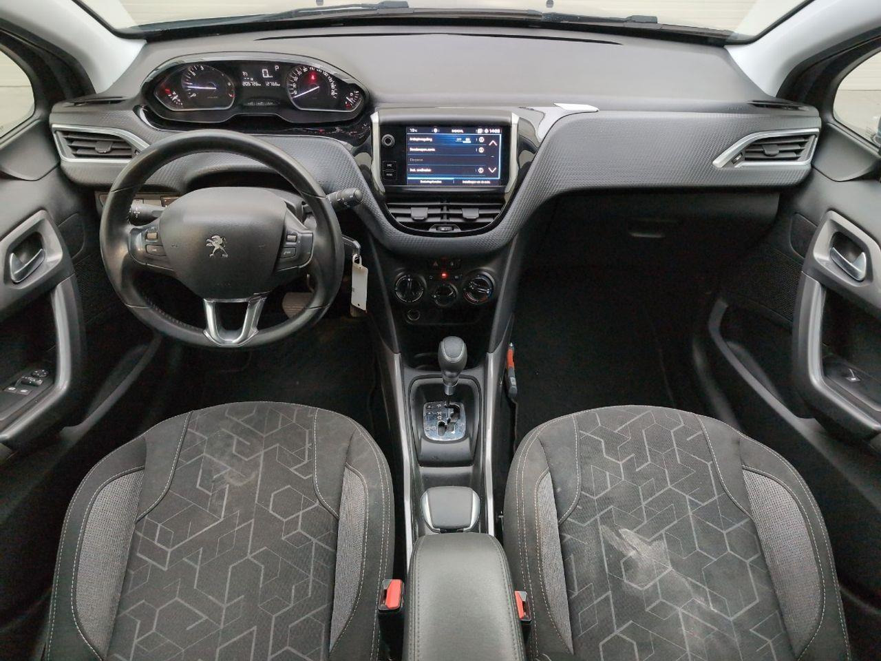 Peugeot 2008 1.2 PureTech Active | 2018 | 206.726 km | Automaat | TJ287G | NAP: Logisch - SUV: foto 5 Peugeot 2008 1.2 PureTech Active | 2018 | 206.726 km | Automaat | TJ287G | NAP: Logisch - SUV: foto 5