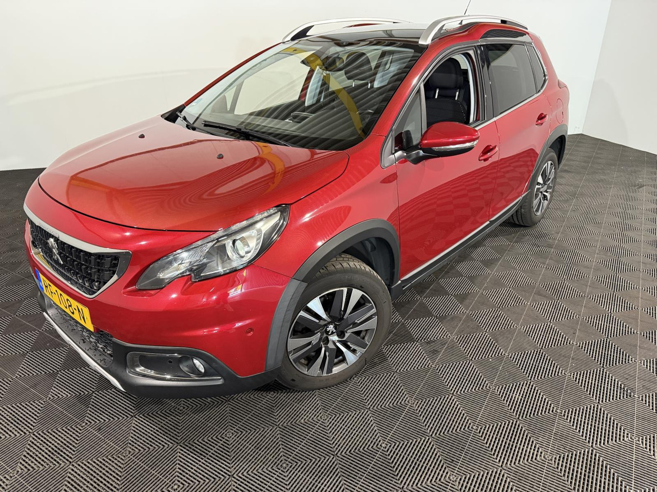 Vieglā automašīna Peugeot 2008 1.2 PureTech Blue Lease Executive RF-108-N 141.645 km: foto 1