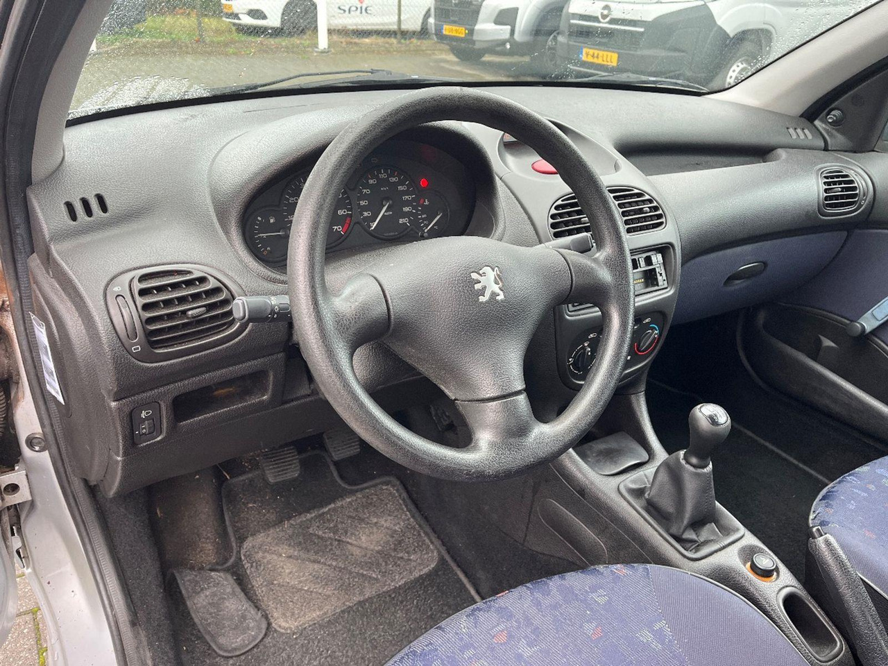 Peugeot 206 1.1 XR | 2000 | 69.922 km | 28FRBN | NAP: Logisch - Hečbeks: foto 5 Peugeot 206 1.1 XR | 2000 | 69.922 km | 28FRBN | NAP: Logisch - Hečbeks: foto 5