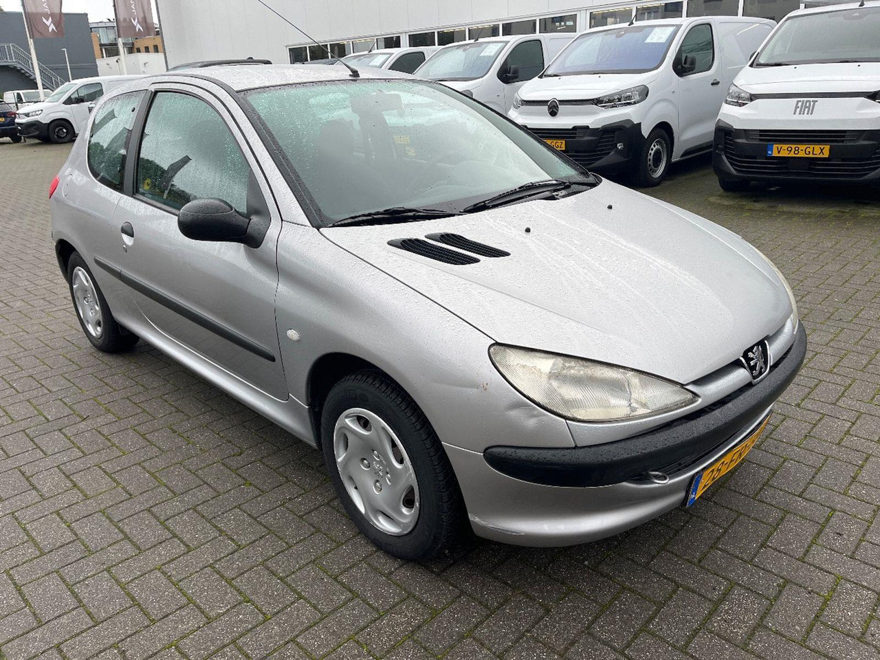 Peugeot 206 1.1 XR | 2000 | 69.922 km | 28FRBN | NAP: Logisch - Hečbeks: foto 2 Peugeot 206 1.1 XR | 2000 | 69.922 km | 28FRBN | NAP: Logisch - Hečbeks: foto 2