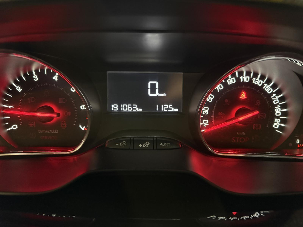 Peugeot | 208 | 1.2 VTi Style | 2014 | 191.063 km | 9XVB78 | Logisch - Hečbeks: foto 2 Peugeot | 208 | 1.2 VTi Style | 2014 | 191.063 km | 9XVB78 | Logisch - Hečbeks: foto 2