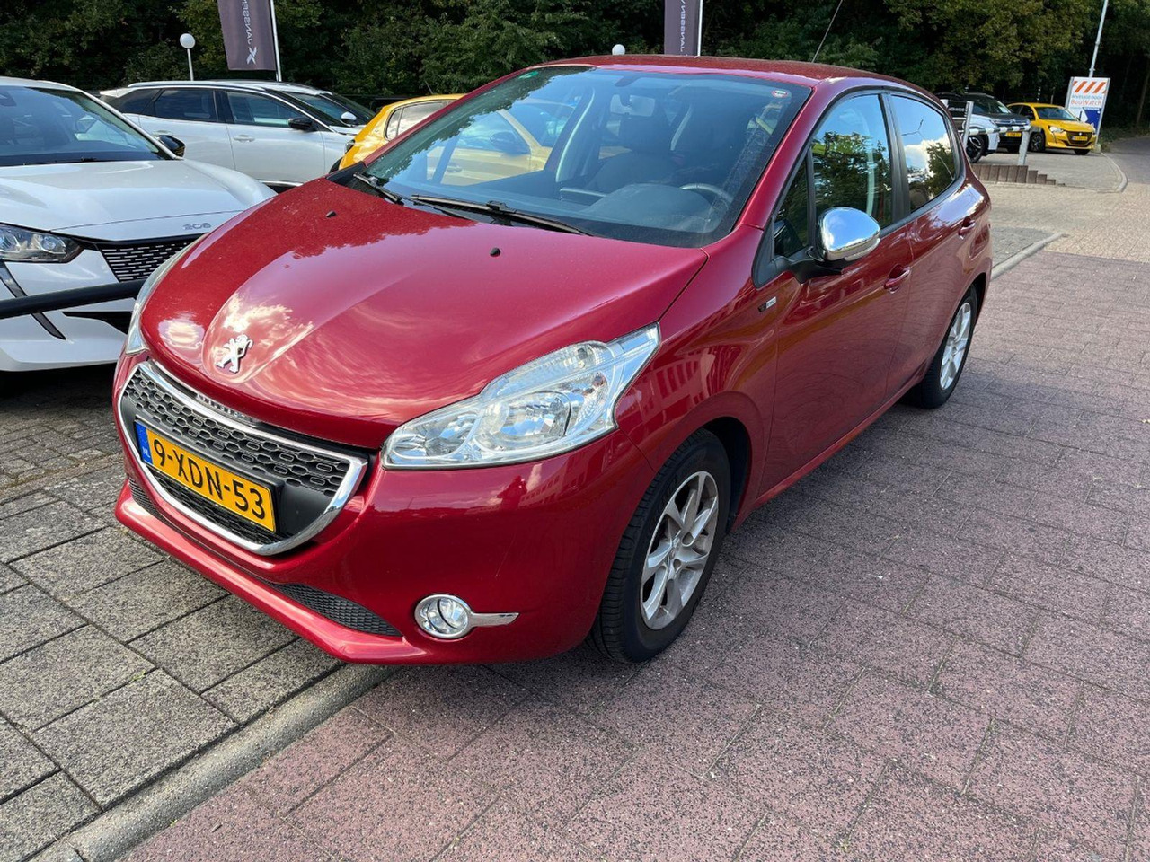 Peugeot 208 1.2 VTi Style | 2014 | 93.815 km | 9XDN53 | NAP: Logisch - Hečbeks: foto 1 Peugeot 208 1.2 VTi Style | 2014 | 93.815 km | 9XDN53 | NAP: Logisch - Hečbeks: foto 1