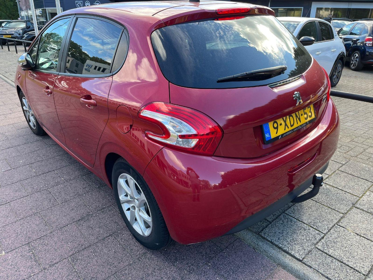 Peugeot 208 1.2 VTi Style | 2014 | 93.815 km | 9XDN53 | NAP: Logisch - Hečbeks: foto 3 Peugeot 208 1.2 VTi Style | 2014 | 93.815 km | 9XDN53 | NAP: Logisch - Hečbeks: foto 3