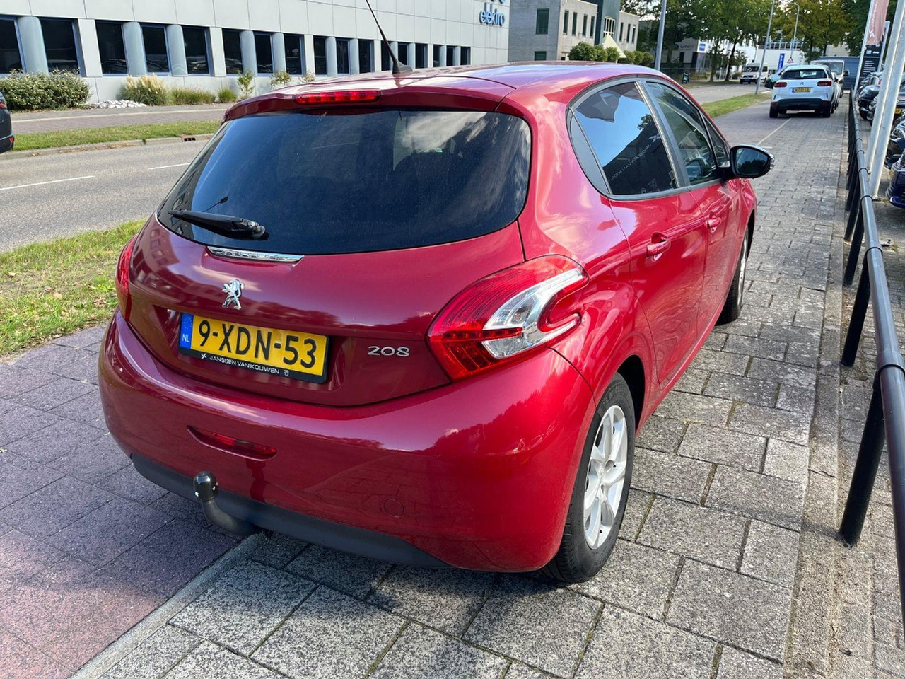 Peugeot 208 1.2 VTi Style | 2014 | 93.815 km | 9XDN53 | NAP: Logisch - Hečbeks: foto 4 Peugeot 208 1.2 VTi Style | 2014 | 93.815 km | 9XDN53 | NAP: Logisch - Hečbeks: foto 4