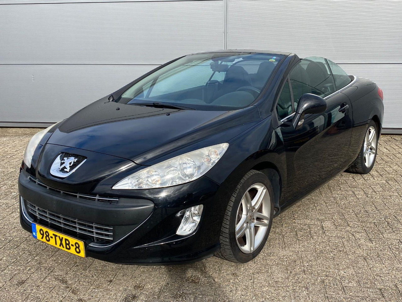Peugeot 308 CC 1.6 THP Sport Pack | 2011 | 156.692 km | 98TXB8 | NAP: Geen oordeel - Vieglā automašīna: foto 1 Peugeot 308 CC 1.6 THP Sport Pack | 2011 | 156.692 km | 98TXB8 | NAP: Geen oordeel - Vieglā automašīna: foto 1