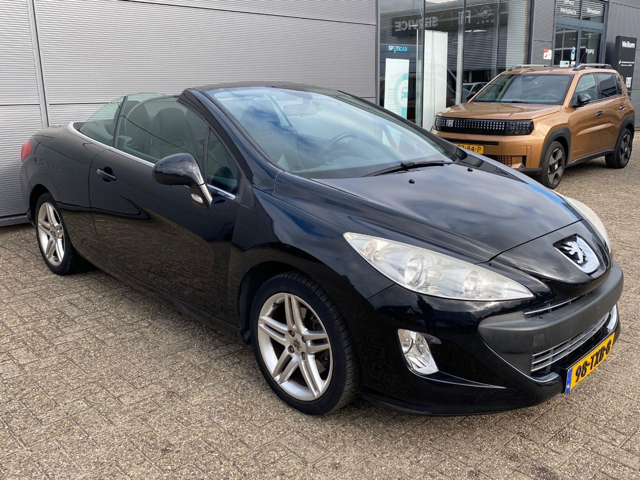 Peugeot 308 CC 1.6 THP Sport Pack | 2011 | 156.692 km | 98TXB8 | NAP: Geen oordeel - Vieglā automašīna: foto 2 Peugeot 308 CC 1.6 THP Sport Pack | 2011 | 156.692 km | 98TXB8 | NAP: Geen oordeel - Vieglā automašīna: foto 2