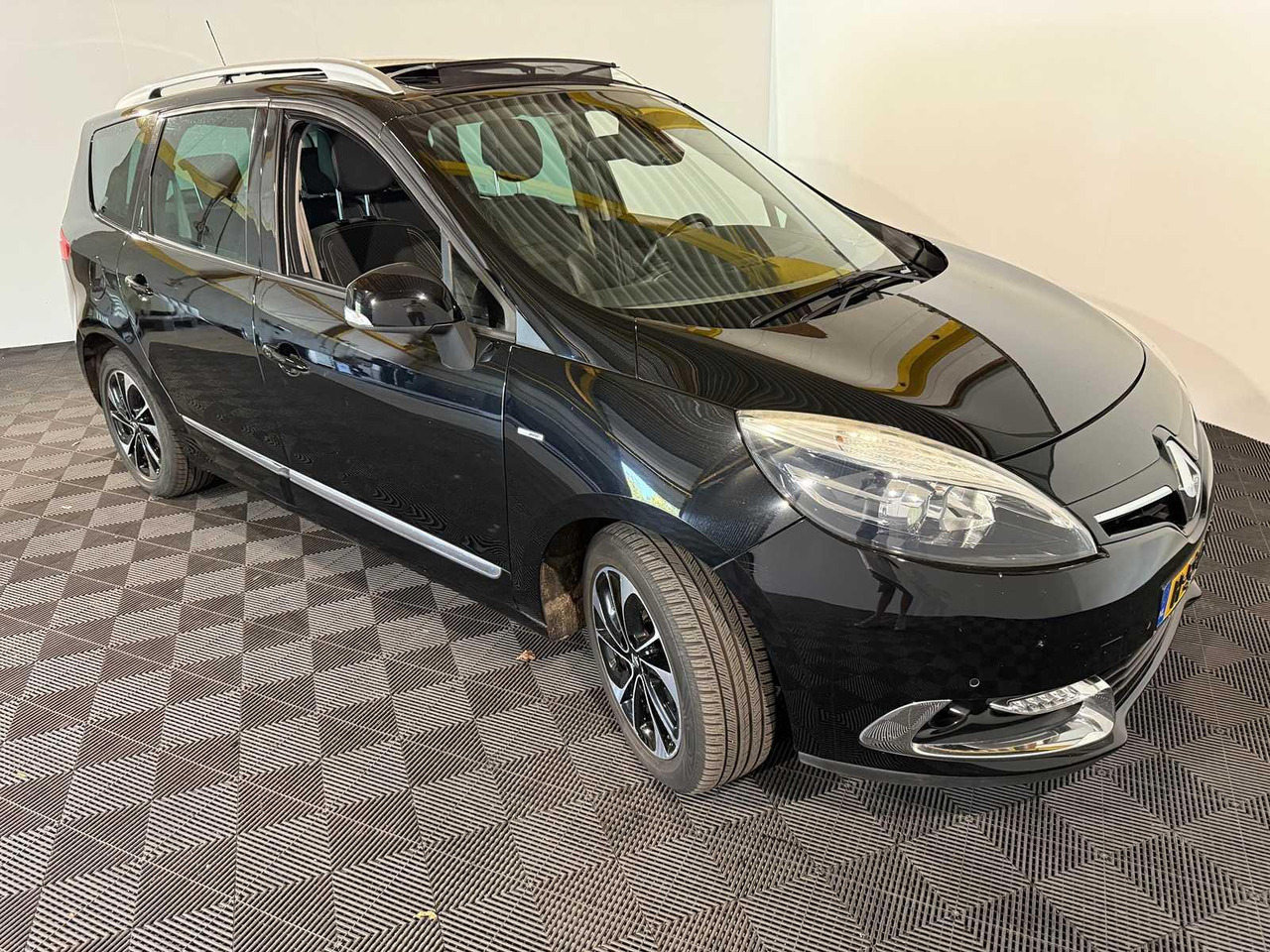 Renault Grand Scénic 1.2 Tce Bose | 2016 | 118.319 km | H-596-NV - Vieglā automašīna: foto 5 Renault Grand Scénic 1.2 Tce Bose | 2016 | 118.319 km | H-596-NV - Vieglā automašīna: foto 5