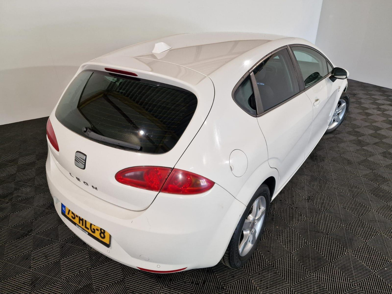 SEAT Leon 1.4 TSI Business Style 75-HLG-8 268.116 km - Vieglā automašīna: foto 4 SEAT Leon 1.4 TSI Business Style 75-HLG-8 268.116 km - Vieglā automašīna: foto 4