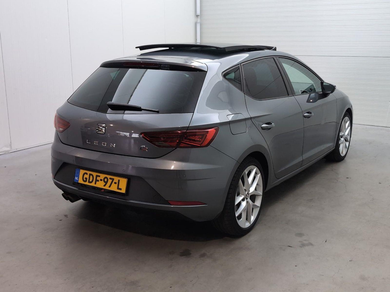 SEAT Leon 1.8 TSI FR Business Intense | 2018 | 158.529 km | Automaat | GDF97L | NAP: Geen oordeel - Hečbeks: foto 4 SEAT Leon 1.8 TSI FR Business Intense | 2018 | 158.529 km | Automaat | GDF97L | NAP: Geen oordeel - Hečbeks: foto 4