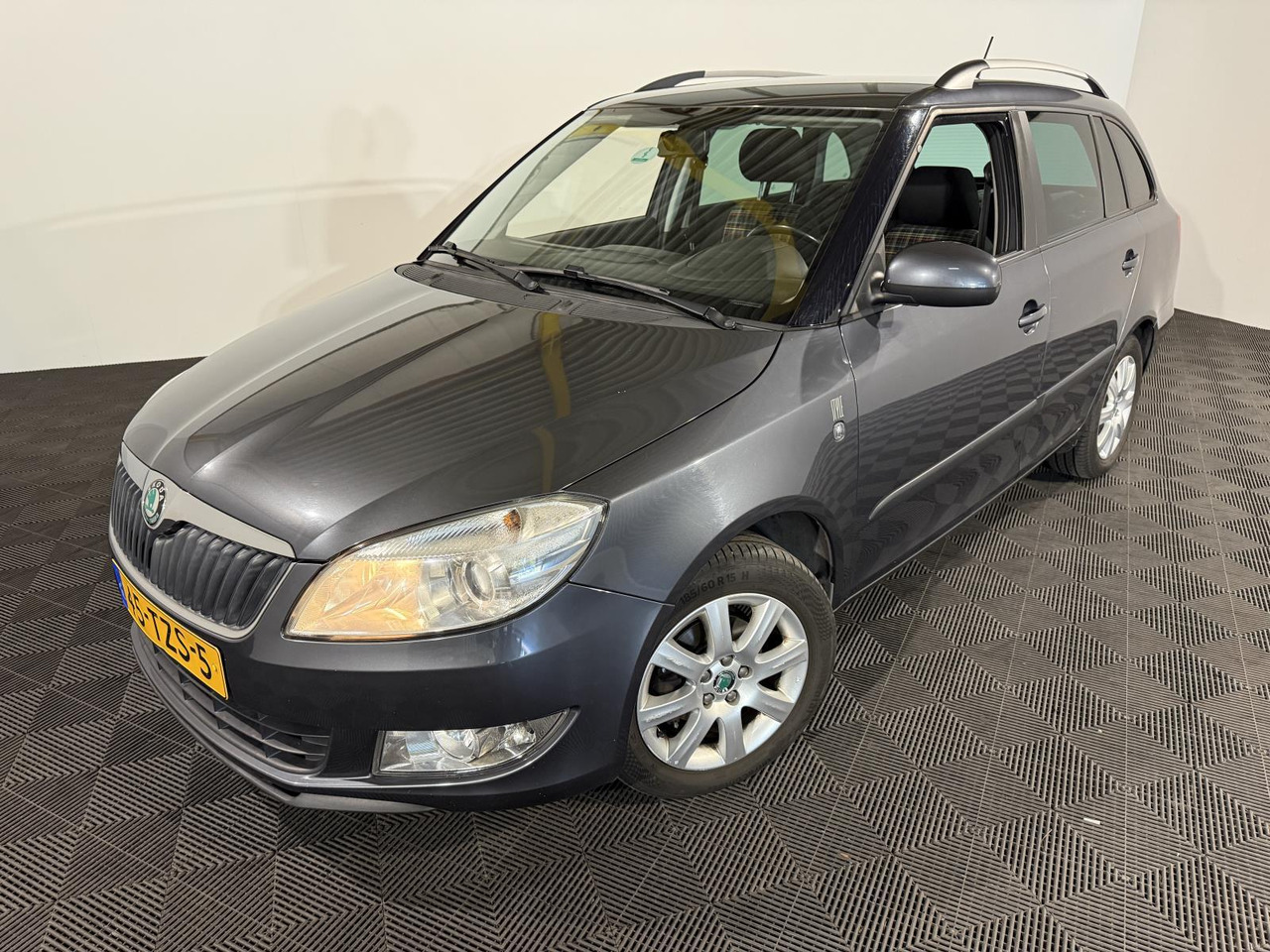 Skoda | Fabia Combi | 1.2 TSI Style | 2012 | 178.890 km | 45TZS5 | Logisch - Vieglā automašīna: foto 1 Skoda | Fabia Combi | 1.2 TSI Style | 2012 | 178.890 km | 45TZS5 | Logisch - Vieglā automašīna: foto 1