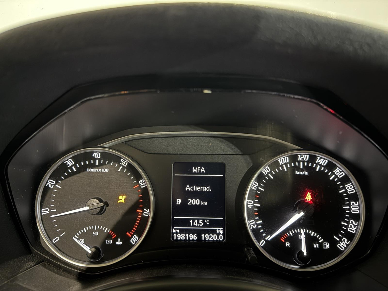Skoda | Octavia Combi | 1.4 TSI Greentech Ambition Business Line | 2012 | 198.196 km | 01TGL8 | Logisch - Vieglā automašīna: foto 2 Skoda | Octavia Combi | 1.4 TSI Greentech Ambition Business Line | 2012 | 198.196 km | 01TGL8 | Logisch - Vieglā automašīna: foto 2
