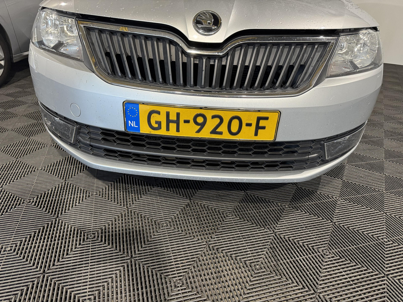Skoda Rapid Spaceback 1.2 TSI Greentech Ambition Businessline | 2015 | 274.606 km |GH-920-F - Hečbeks: foto 5 Skoda Rapid Spaceback 1.2 TSI Greentech Ambition Businessline | 2015 | 274.606 km |GH-920-F - Hečbeks: foto 5