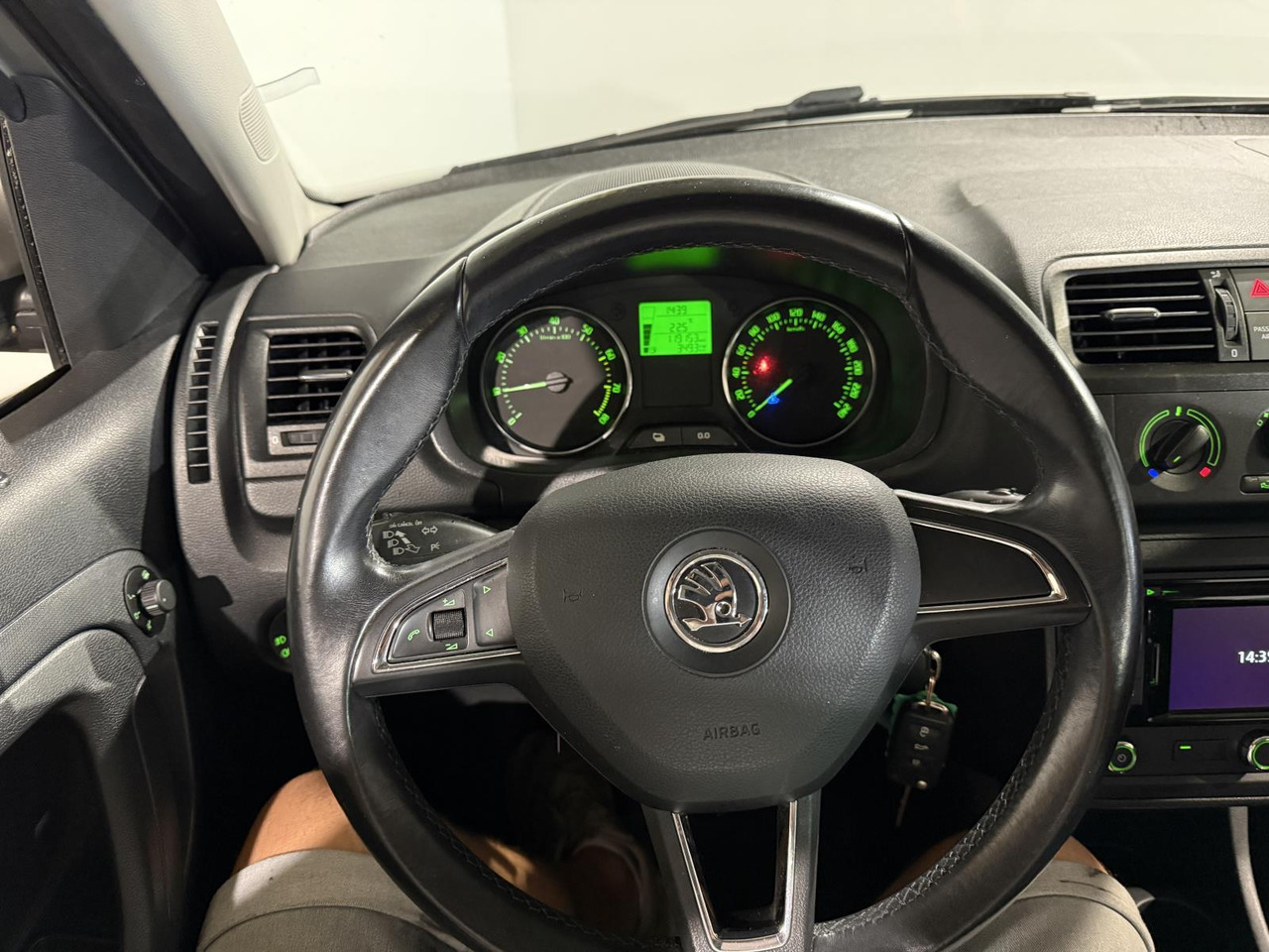 Skoda Roomster 1.2 TSI Drive | 2015 | 119.156 km | 2-XTS-79 - Vieglā automašīna: foto 5 Skoda Roomster 1.2 TSI Drive | 2015 | 119.156 km | 2-XTS-79 - Vieglā automašīna: foto 5