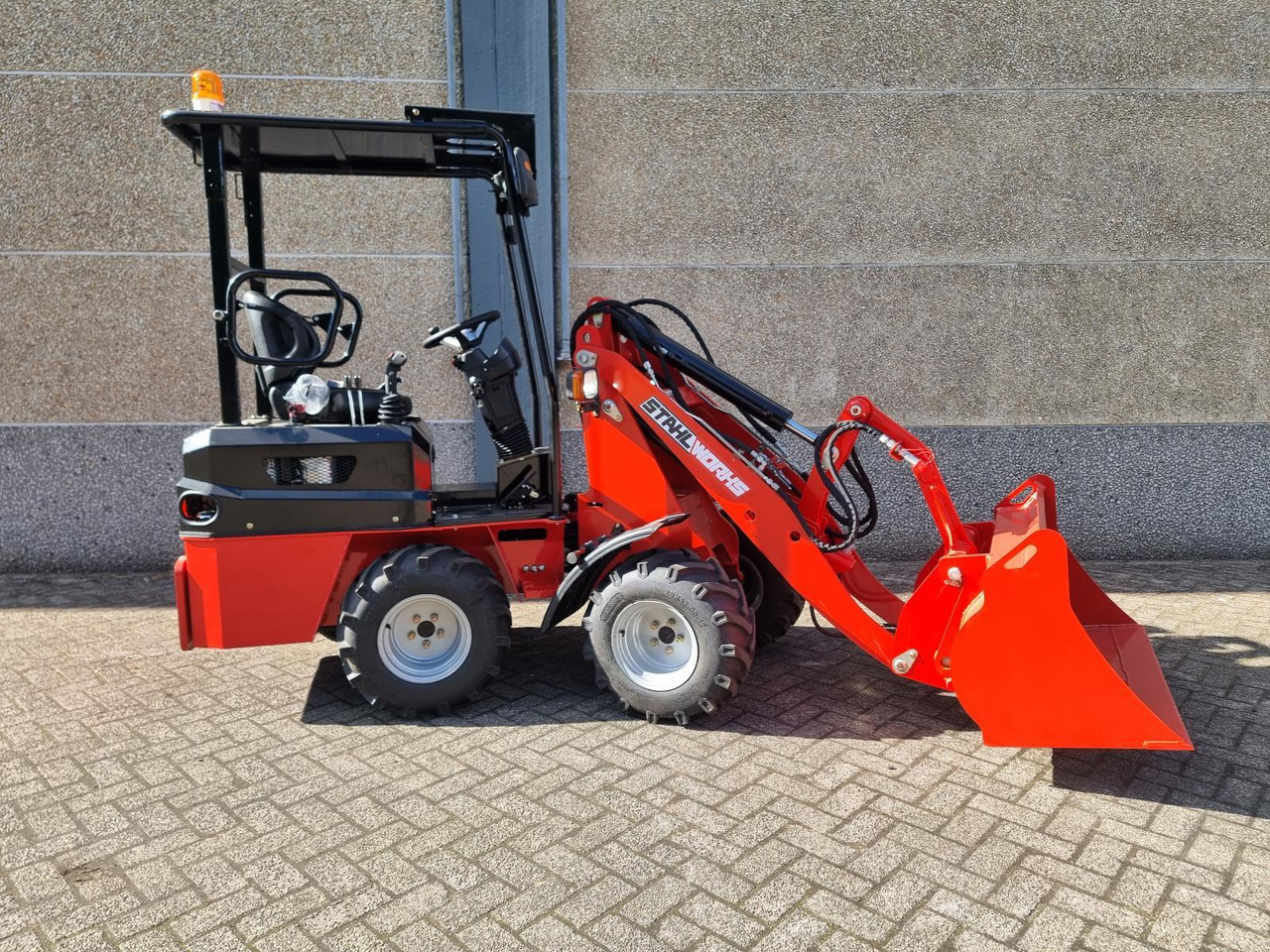 Stahlworks R906 Shovel Nieuw - Riteņu iekrāvējs: foto 4 Stahlworks R906 Shovel Nieuw - Riteņu iekrāvējs: foto 4