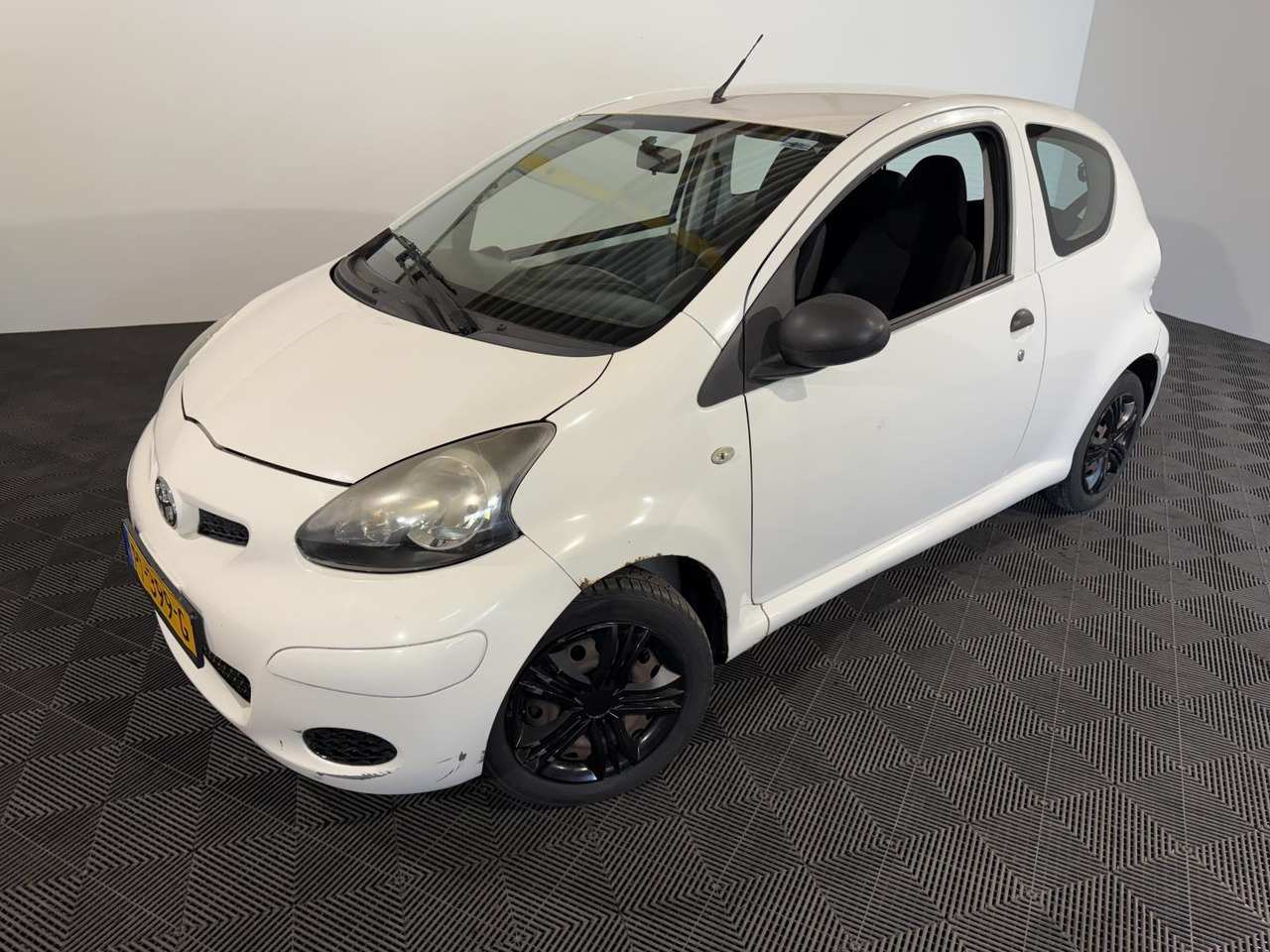 Toyota Aygo 1.0-12V Comfort PT-399-G 157.010 km - Vieglā automašīna: foto 1 Toyota Aygo 1.0-12V Comfort PT-399-G 157.010 km - Vieglā automašīna: foto 1