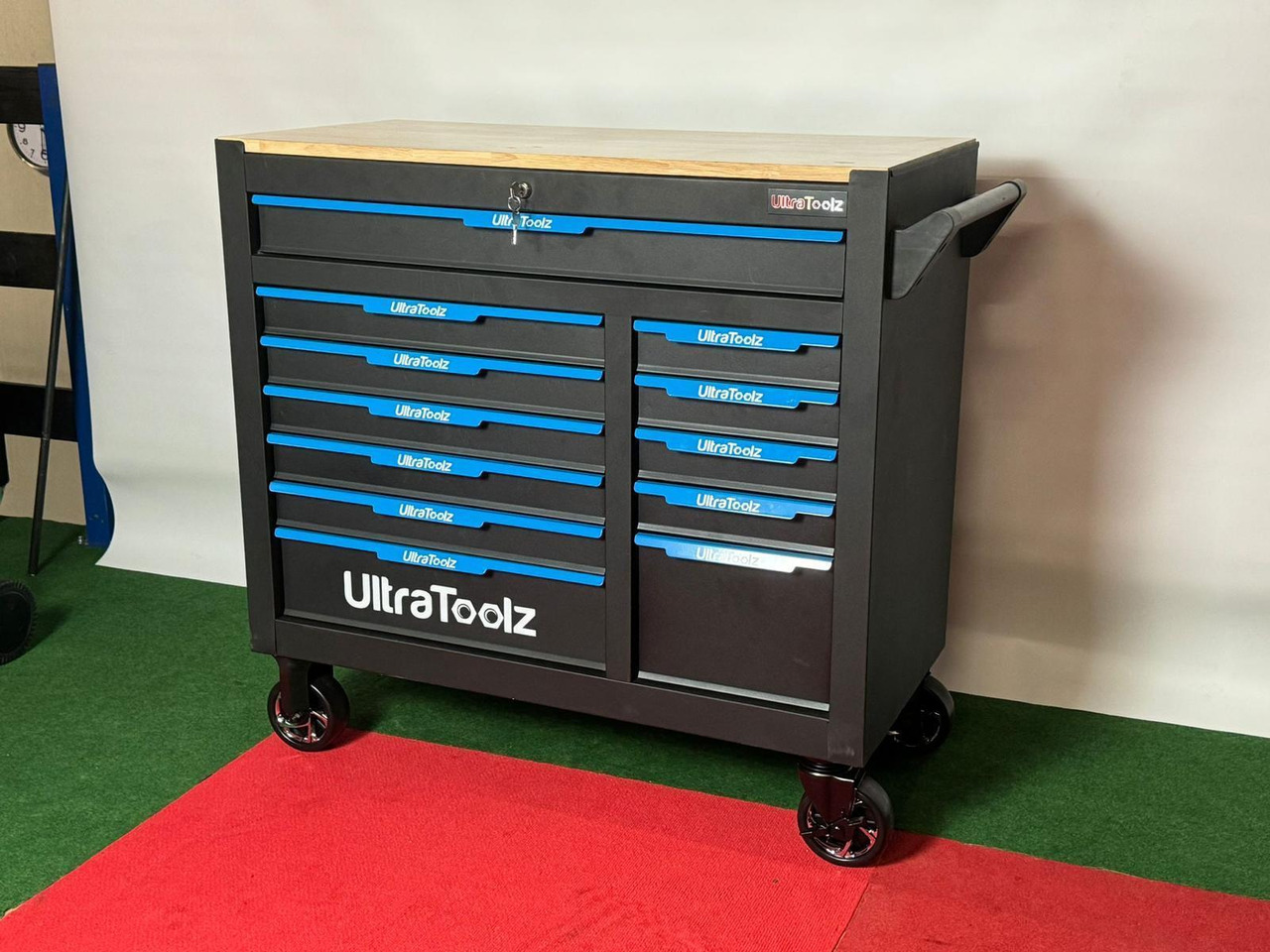 UltraToolz Jumbo gereedschapswagen - Garāžu aprīkojums: foto 2 UltraToolz Jumbo gereedschapswagen - Garāžu aprīkojums: foto 2