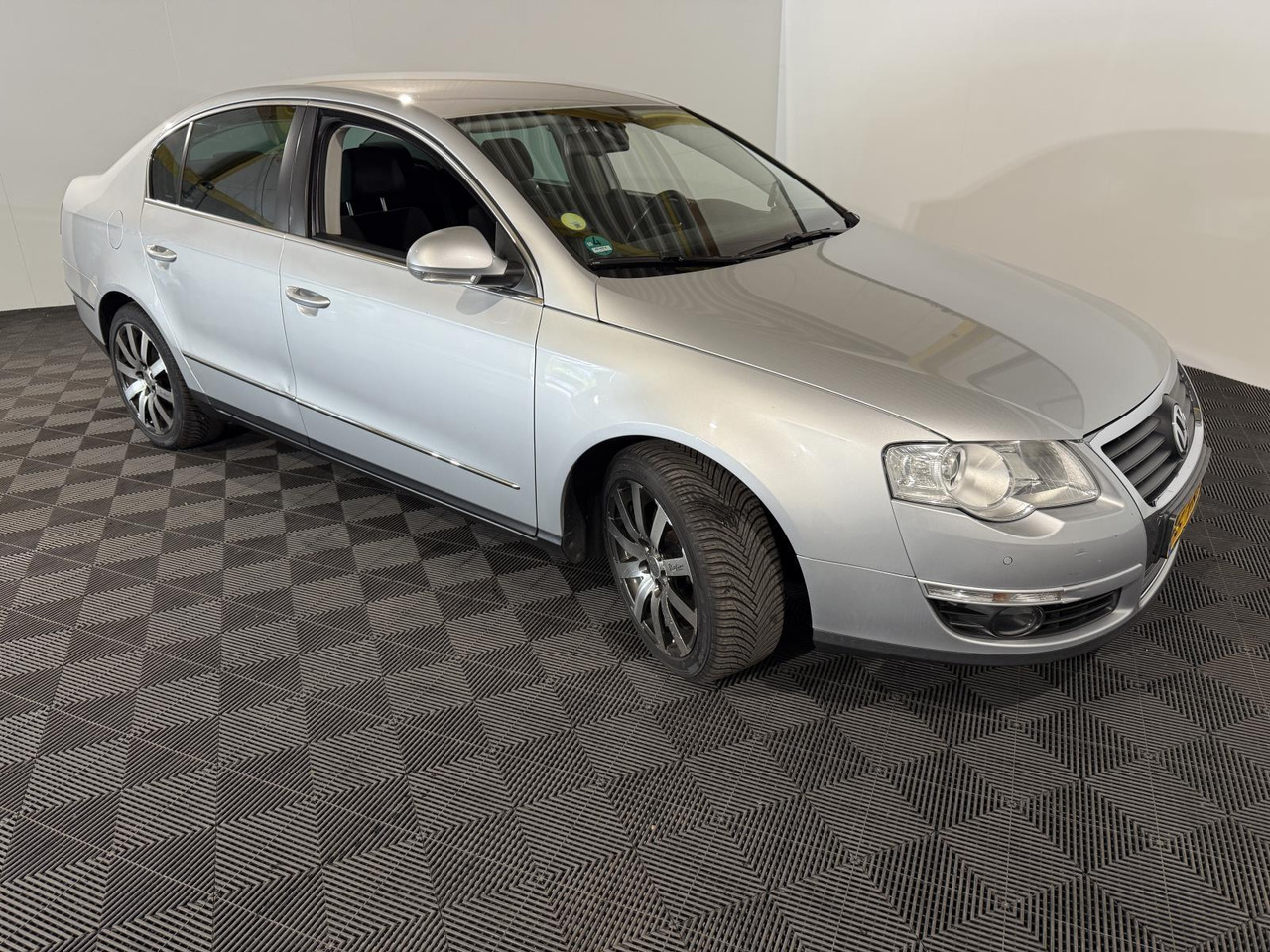 Volkswagen Passat 1.8 TFSI Comfortline 80-HKF-9 199.375 km - Vieglā automašīna: foto 4 Volkswagen Passat 1.8 TFSI Comfortline 80-HKF-9 199.375 km - Vieglā automašīna: foto 4