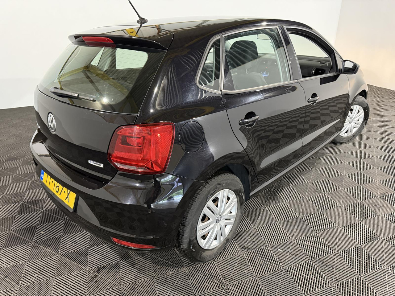 Volkswagen | Polo | 1.0 Comfortline Connected Series | 2017 | 178.442 km | TT187X | Geen oordeel - Hečbeks: foto 2 Volkswagen | Polo | 1.0 Comfortline Connected Series | 2017 | 178.442 km | TT187X | Geen oordeel - Hečbeks: foto 2