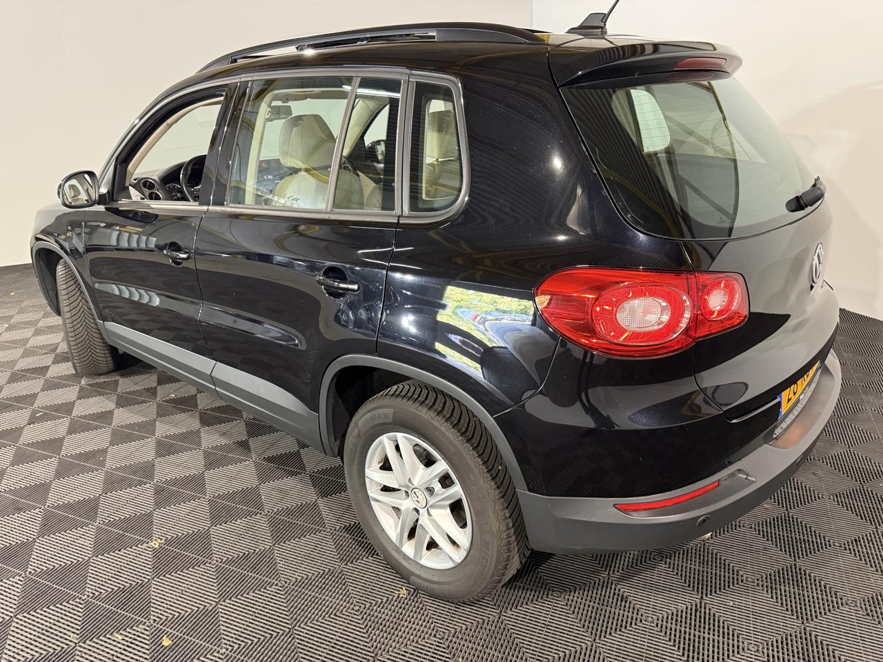 Volkswagen | Tiguan | 1.4 TSI Comfort&Design | 2011 | 236.671 km | 28RDT1 | Logisch - SUV: foto 2 Volkswagen | Tiguan | 1.4 TSI Comfort&Design | 2011 | 236.671 km | 28RDT1 | Logisch - SUV: foto 2