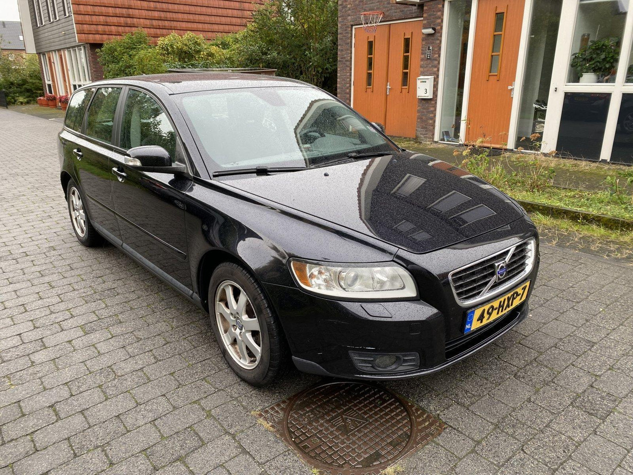 Volvo | V50 | 1.6D DRIVe Kinetic | 2009 | 339.132 km | 49HXP7 | Geen oordeel - Vieglā automašīna: foto 4 Volvo | V50 | 1.6D DRIVe Kinetic | 2009 | 339.132 km | 49HXP7 | Geen oordeel - Vieglā automašīna: foto 4