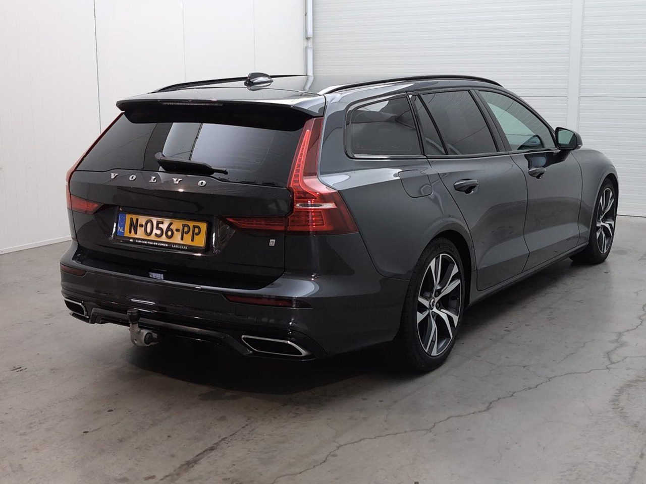 Volvo V60 2.0 D4 Inscription | 2019 | 192.437 km | Automaat | N056PP | NAP: Geen oordeel - Vieglā automašīna: foto 4 Volvo V60 2.0 D4 Inscription | 2019 | 192.437 km | Automaat | N056PP | NAP: Geen oordeel - Vieglā automašīna: foto 4