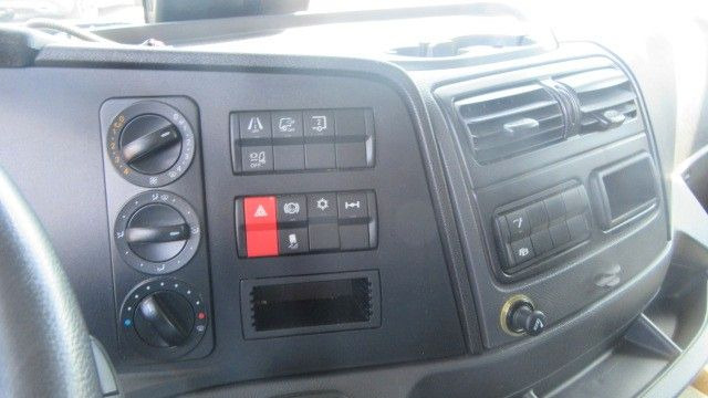 Mercedes-Benz 1527L Pr.Pl.LBW km 31.000 - Kravas automašīna ar tentu: foto 5 Mercedes-Benz 1527L Pr.Pl.LBW km 31.000 - Kravas automašīna ar tentu: foto 5