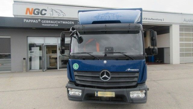Mercedes-Benz 818L Koffer LBW, 1,5 to, Seitentüre - Kravas automašīna ar slēgto virsbūvi: foto 2 Mercedes-Benz 818L Koffer LBW, 1,5 to, Seitentüre - Kravas automašīna ar slēgto virsbūvi: foto 2