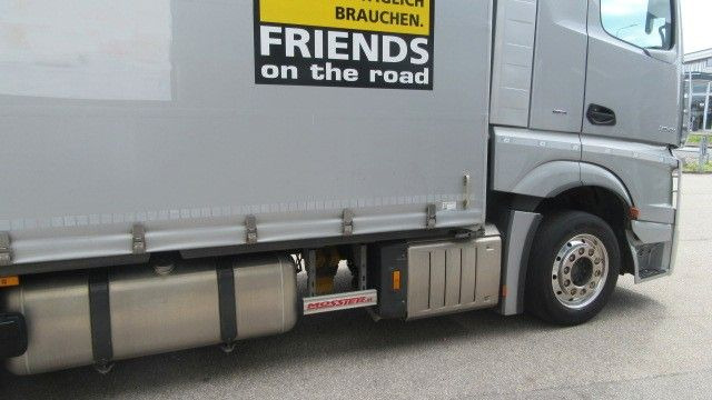 Kravas automašīna ar tentu Mercedes-Benz Actros 5 2545LL inkl. Anhänger  Voll. 115qm,: foto 17