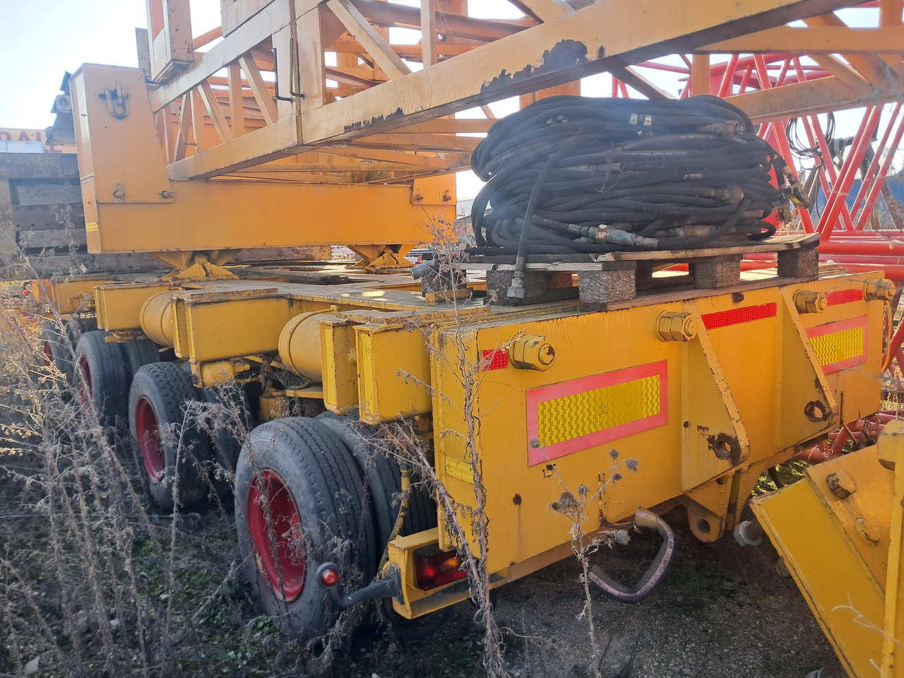 Capperi RCT57A - Puspiekabe zema profila platforma: foto 4 Capperi RCT57A - Puspiekabe zema profila platforma: foto 4