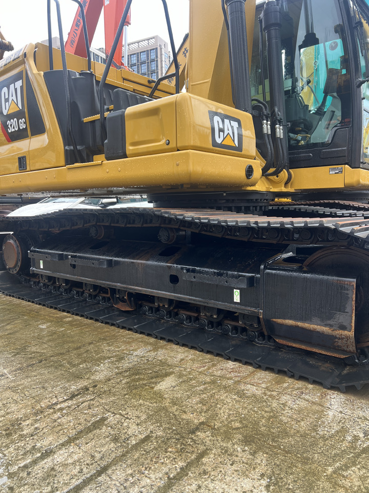CATERPILLAR 320GC - Kāpurķēžu ekskavators: foto 1 CATERPILLAR 320GC - Kāpurķēžu ekskavators: foto 1