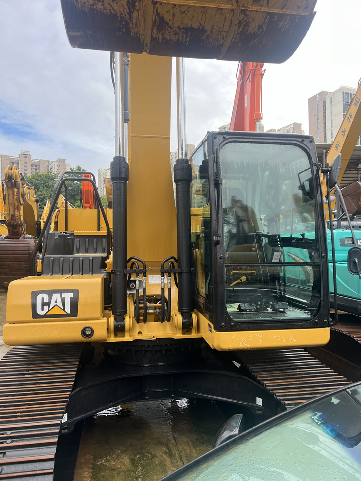 CATERPILLAR 320GC - Kāpurķēžu ekskavators: foto 3 CATERPILLAR 320GC - Kāpurķēžu ekskavators: foto 3