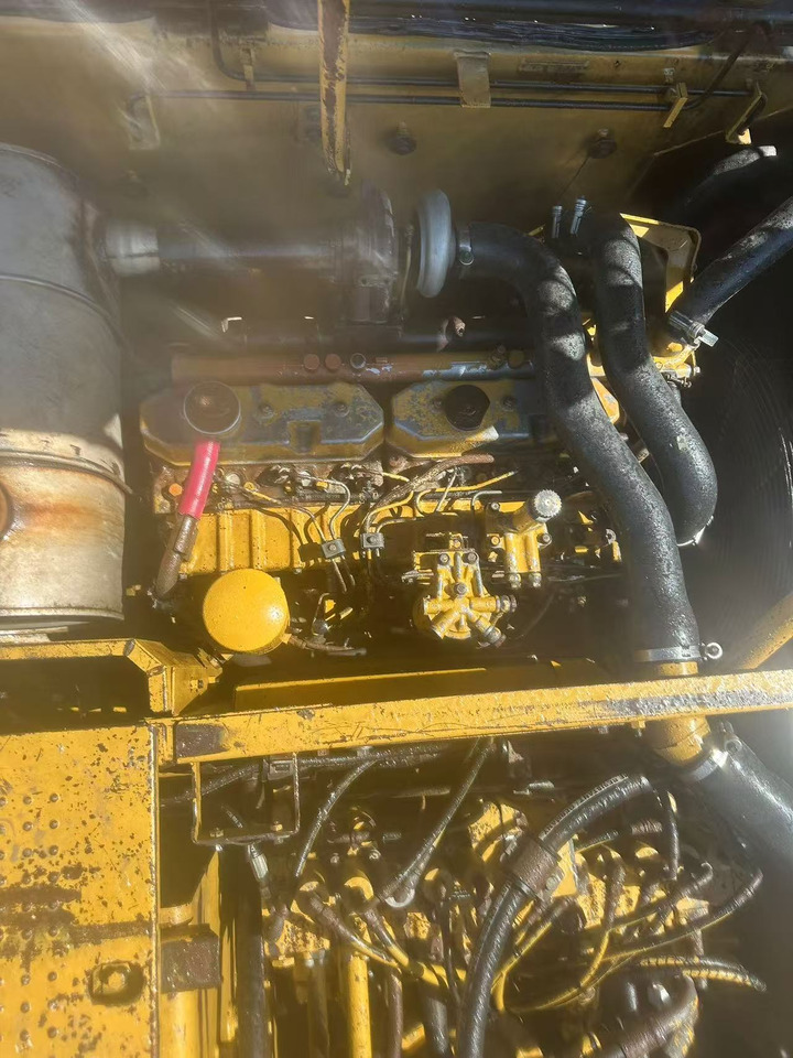 CATPILLAR 320DL - Kāpurķēžu ekskavators: foto 4 CATPILLAR 320DL - Kāpurķēžu ekskavators: foto 4