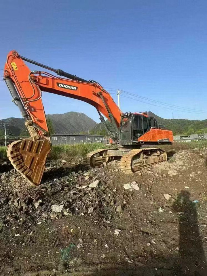 DOOSAN DOOSAN520 - Kāpurķēžu ekskavators: foto 1 DOOSAN DOOSAN520 - Kāpurķēžu ekskavators: foto 1