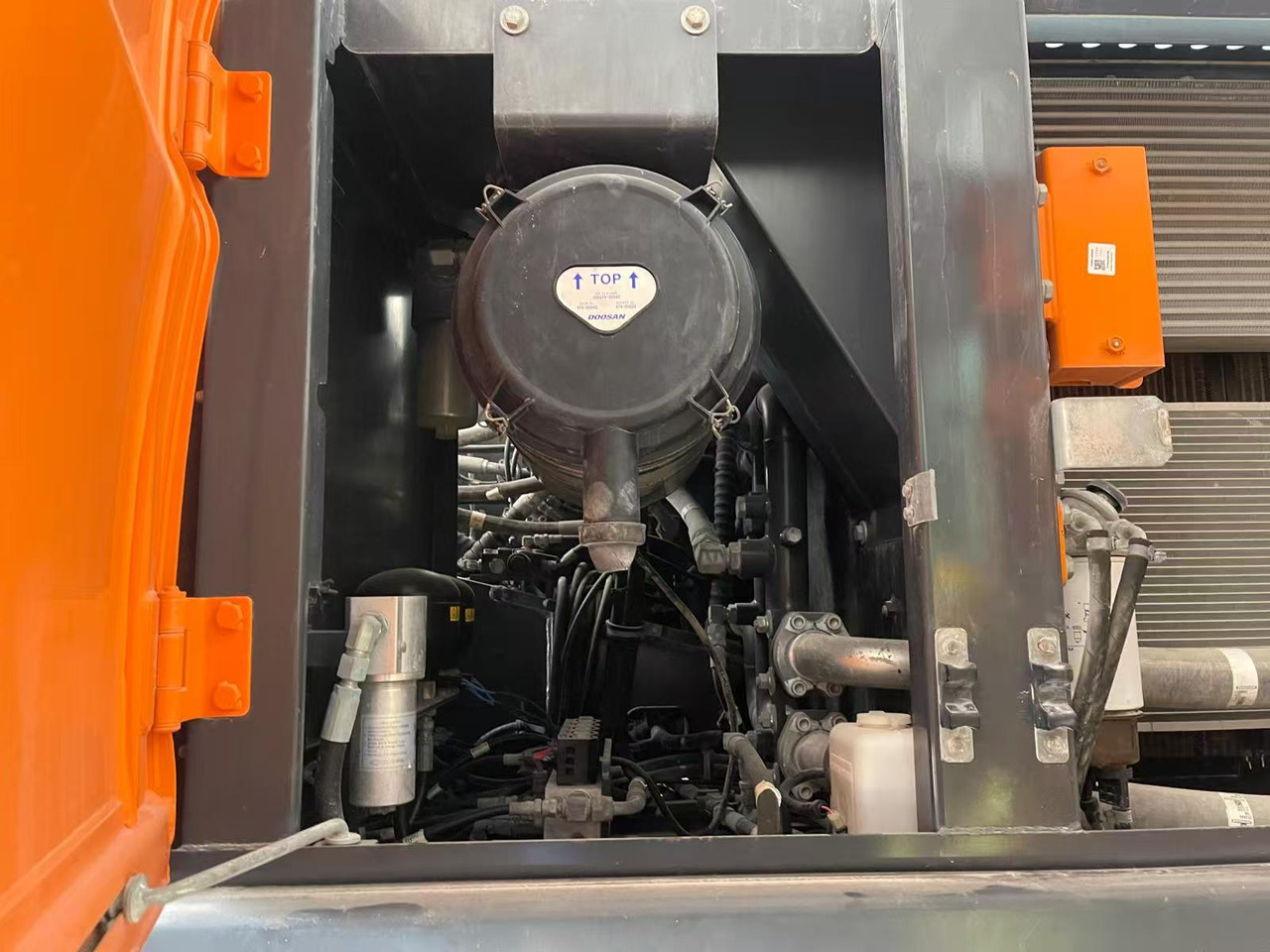 DOOSAN DX210 - Riteņu ekskavators: foto 1 DOOSAN DX210 - Riteņu ekskavators: foto 1