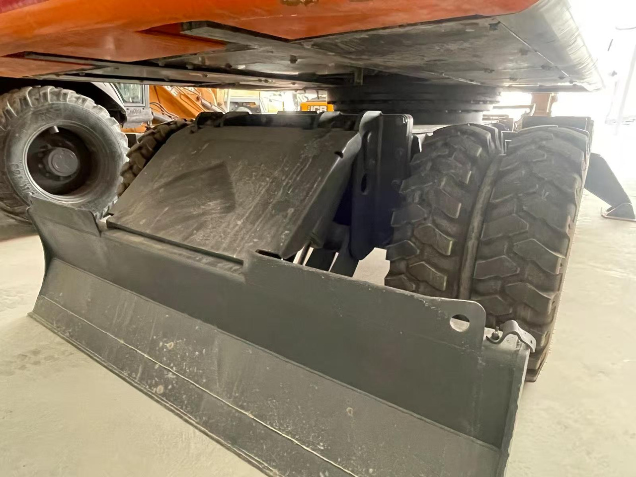 DOOSAN DX210 - Riteņu ekskavators: foto 5 DOOSAN DX210 - Riteņu ekskavators: foto 5