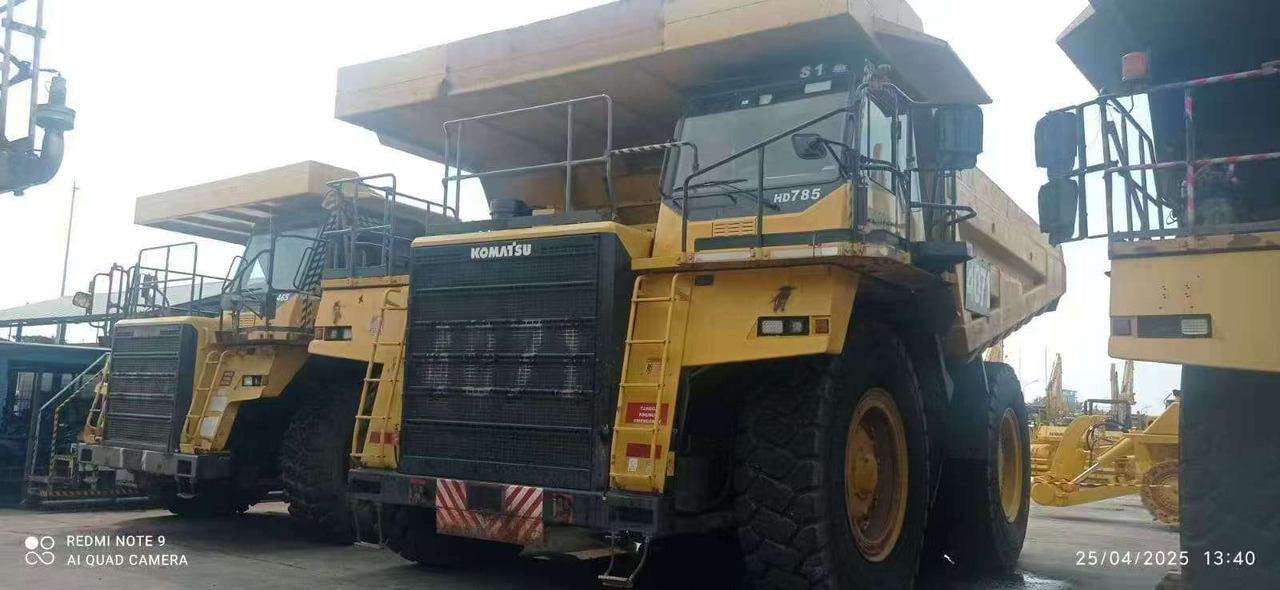 KOMATSU HD785-7 - Karjeru pašizgāzējs: foto 1 KOMATSU HD785-7 - Karjeru pašizgāzējs: foto 1