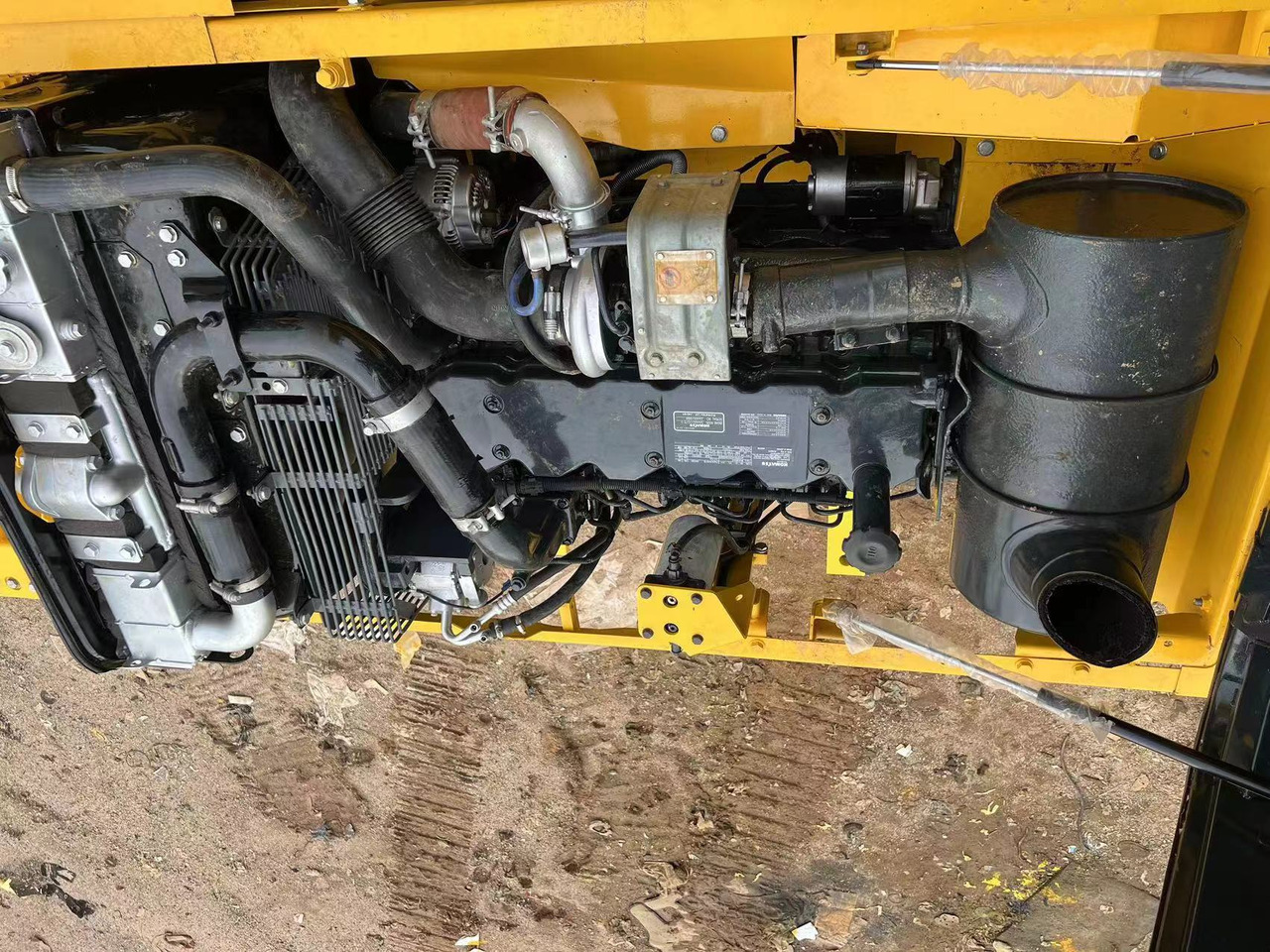 Komatsu PC200-7 - Kāpurķēžu ekskavators: foto 4 Komatsu PC200-7 - Kāpurķēžu ekskavators: foto 4