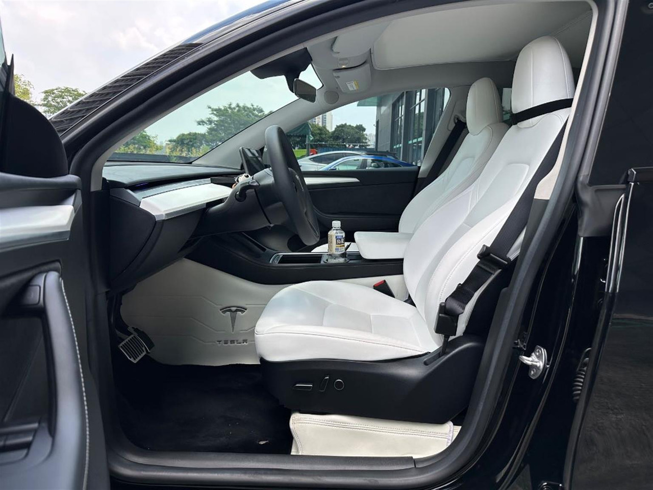 TESLA MODEL Y - Vieglā automašīna: foto 2 TESLA MODEL Y - Vieglā automašīna: foto 2