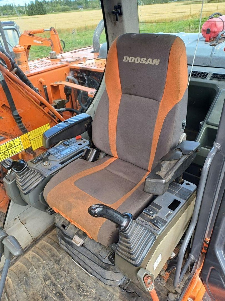 Kāpurķēžu ekskavators Doosan DX160LC Metsä alustalla: foto 14 Kāpurķēžu ekskavators Doosan DX160LC Metsä alustalla: foto 14