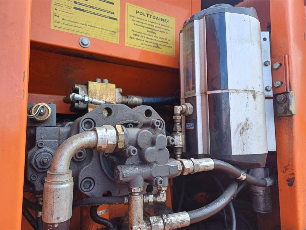 Kāpurķēžu ekskavators Doosan DX160LC Metsä alustalla: foto 12 Kāpurķēžu ekskavators Doosan DX160LC Metsä alustalla: foto 12