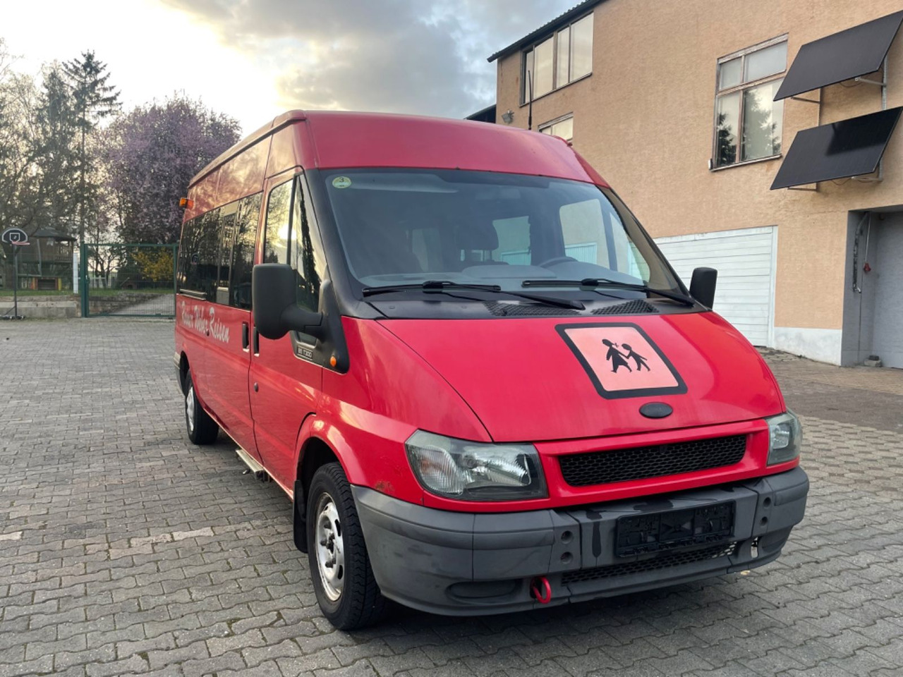 Ford Transit/mit Rollstuhl-Hebebühne - Mikroautobuss, Pasažieru furgons: foto 1 Ford Transit/mit Rollstuhl-Hebebühne - Mikroautobuss, Pasažieru furgons: foto 1