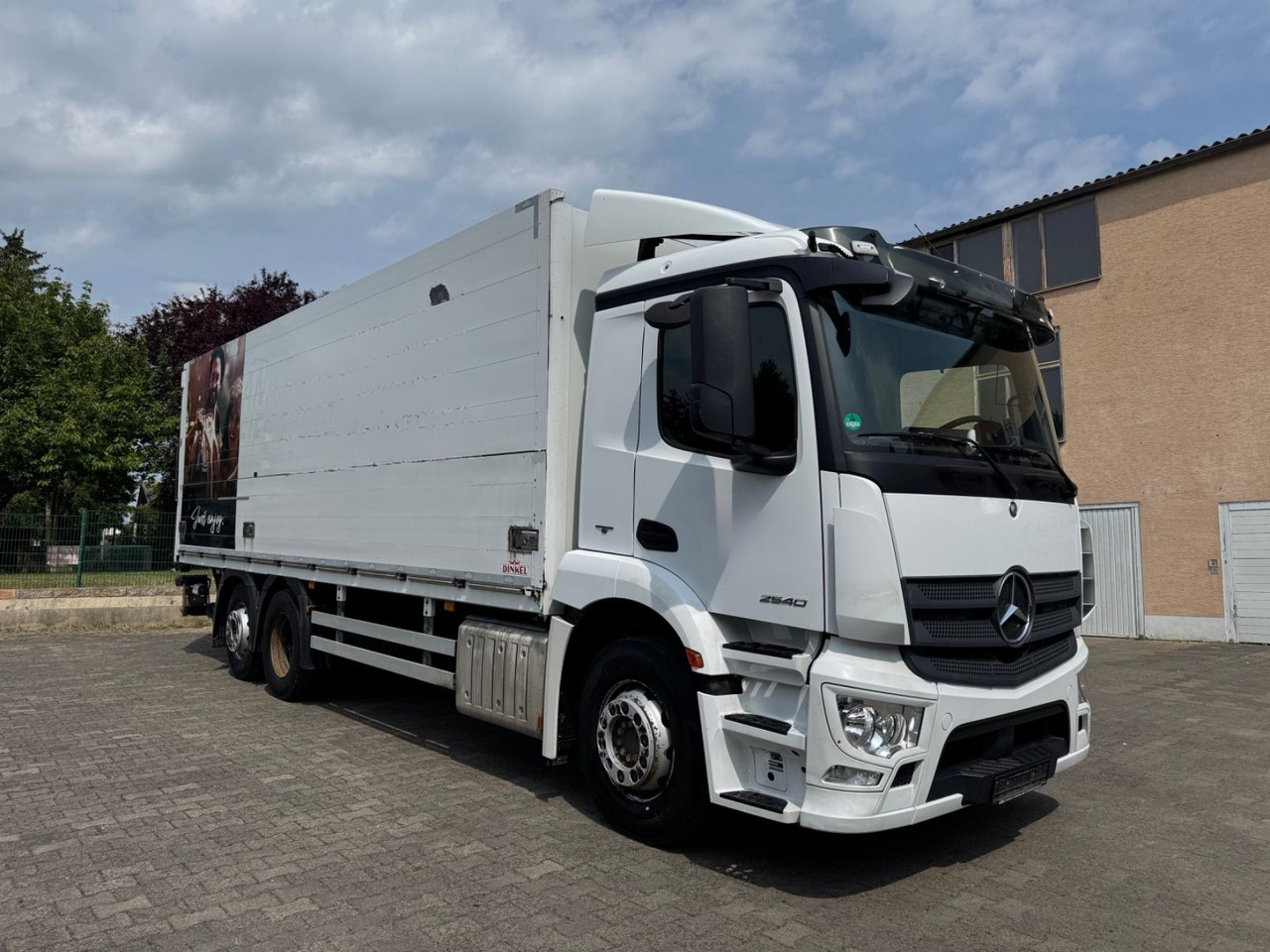 Mercedes-Benz 2540/LBW/2xAHK/Lenk-Lift/Kamera/4inStock - Kravas automašīna dzērienu pārvadāšanai: foto 3 Mercedes-Benz 2540/LBW/2xAHK/Lenk-Lift/Kamera/4inStock - Kravas automašīna dzērienu pārvadāšanai: foto 3