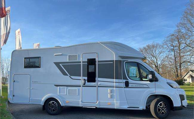 ADRIA Matrix Axess 650 SL - Daļēji integrētais kemperis: foto 1 ADRIA Matrix Axess 650 SL - Daļēji integrētais kemperis: foto 1