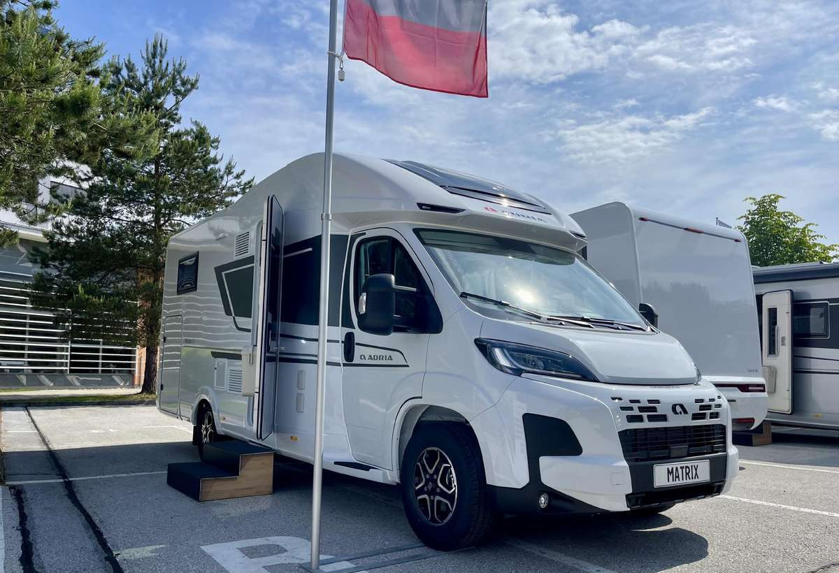 ADRIA Matrix Axess 650 SL - Daļēji integrētais kemperis: foto 2 ADRIA Matrix Axess 650 SL - Daļēji integrētais kemperis: foto 2
