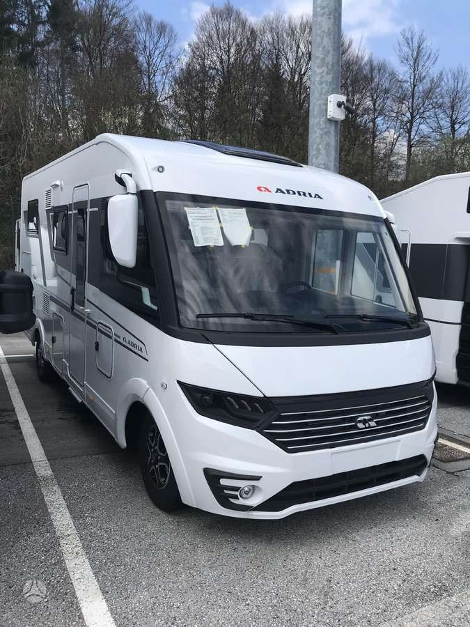 ADRIA Sonic axess 600 SL - Integrēts kemperis: foto 1 ADRIA Sonic axess 600 SL - Integrēts kemperis: foto 1
